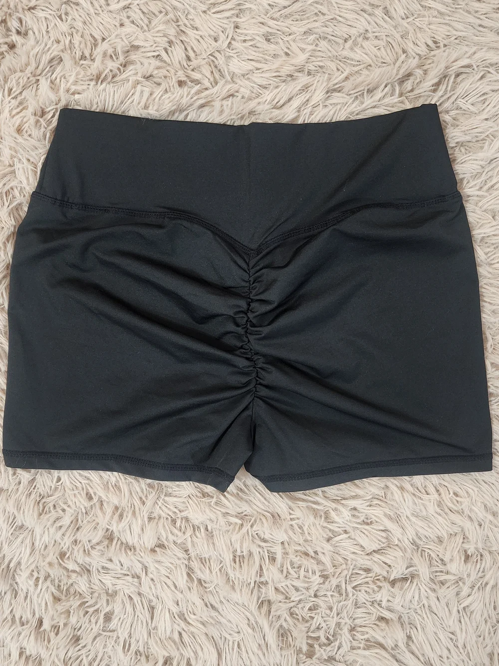 Women's Black V-Waist Scrunch Booty Performance Shorts - Picture 5 of 7
